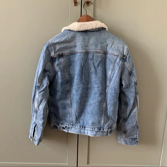 Levi’s sherpa trucker jacket - Picture 2 of 5